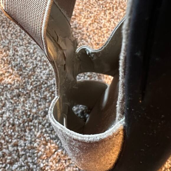 Cloudwalkers Suede Like Tan Sandal. Flat. Women's Size 9.5 Wide - Picture 4 of 7